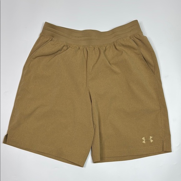 Under Armour Golf Carmel Brown Shorts Size Medium - Picture 1 of 7